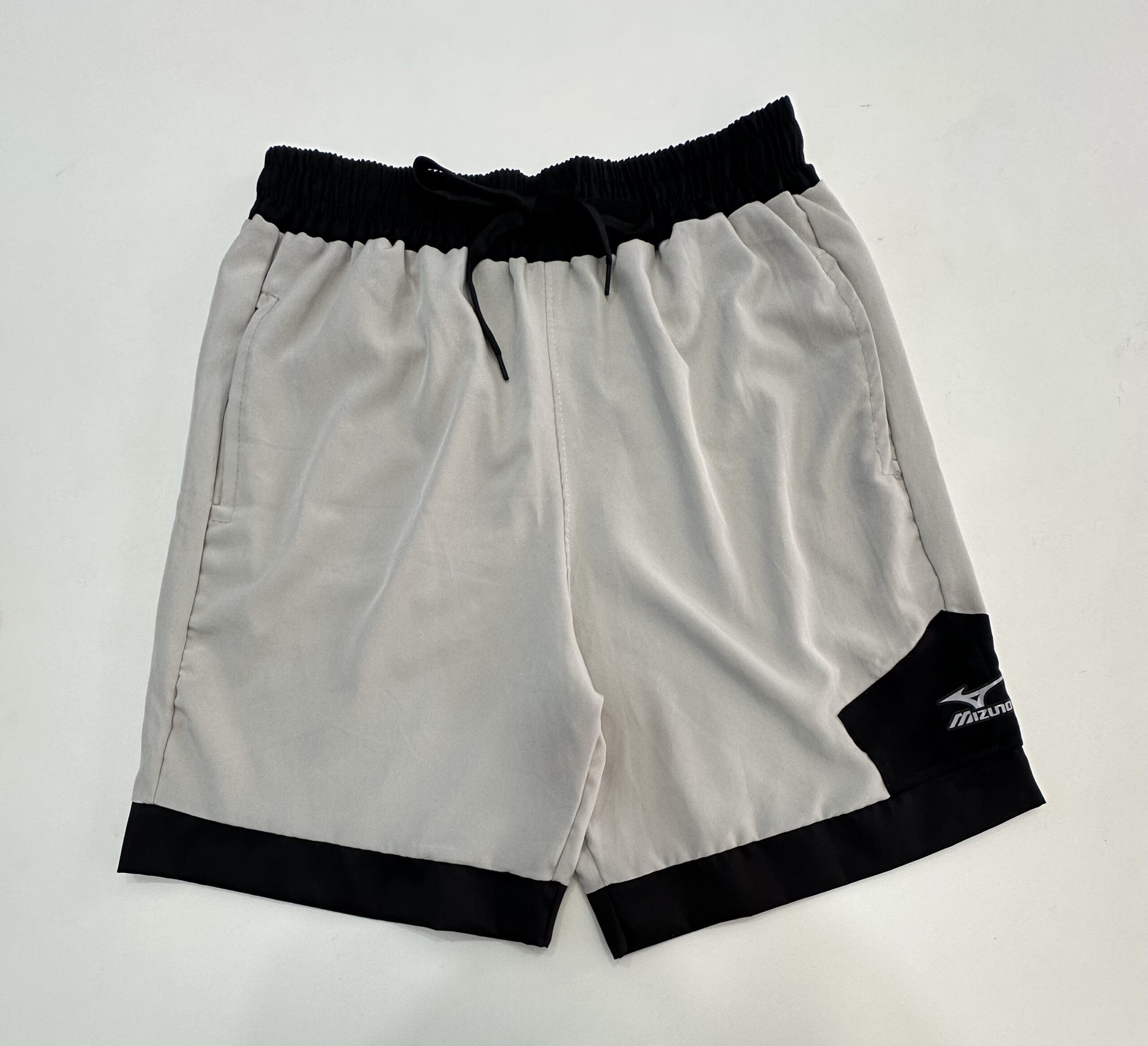 Bermuda Elastano Elástico Mizuno Bege com Preto Tamanho M