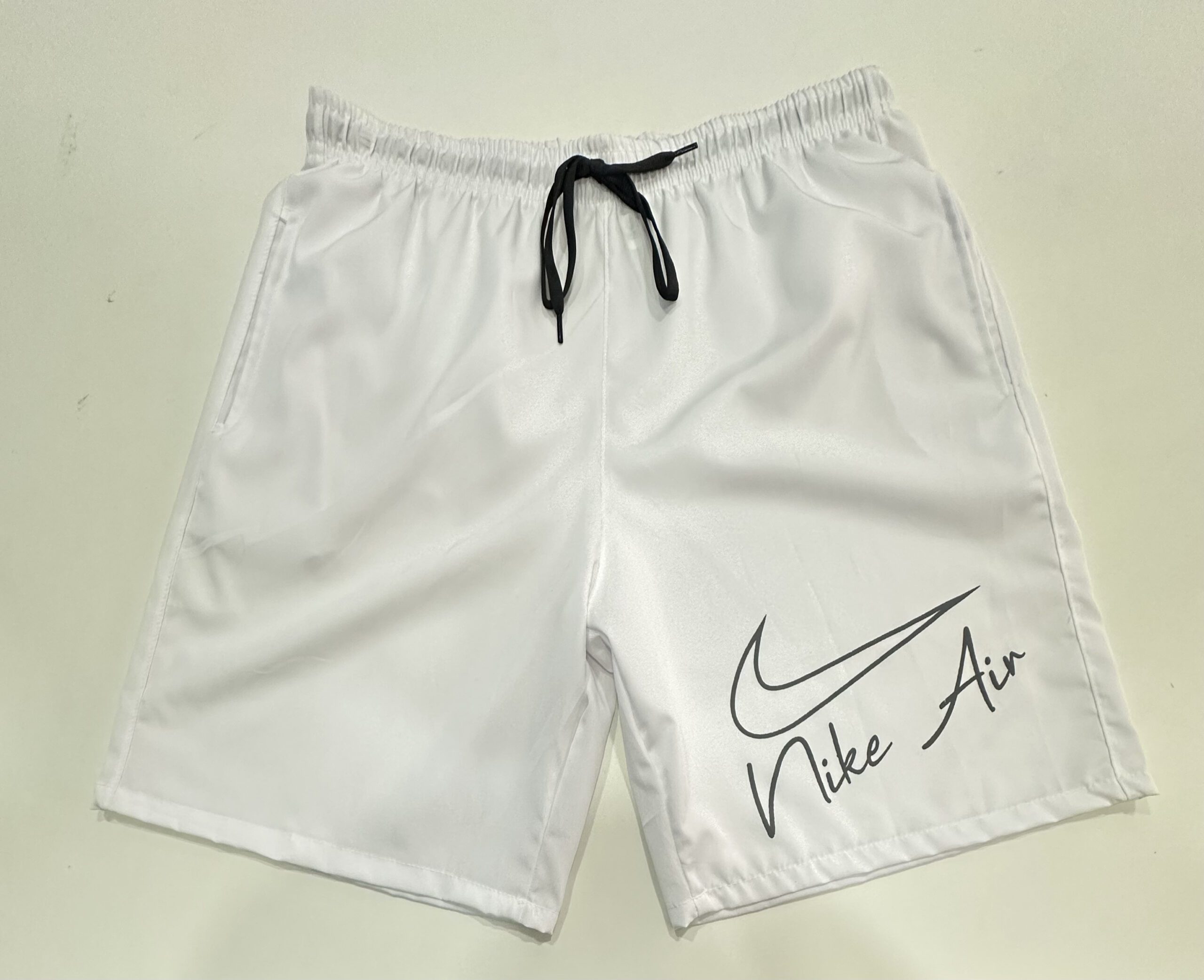 Bermuda Elastano Elástico Nike Branco com Simbolo Branco Tamanho GG