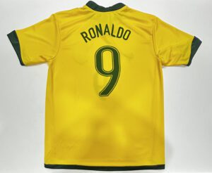 Camisa de Time Primeira Linha Amarelo Ronaldo Brasil tamanho M
